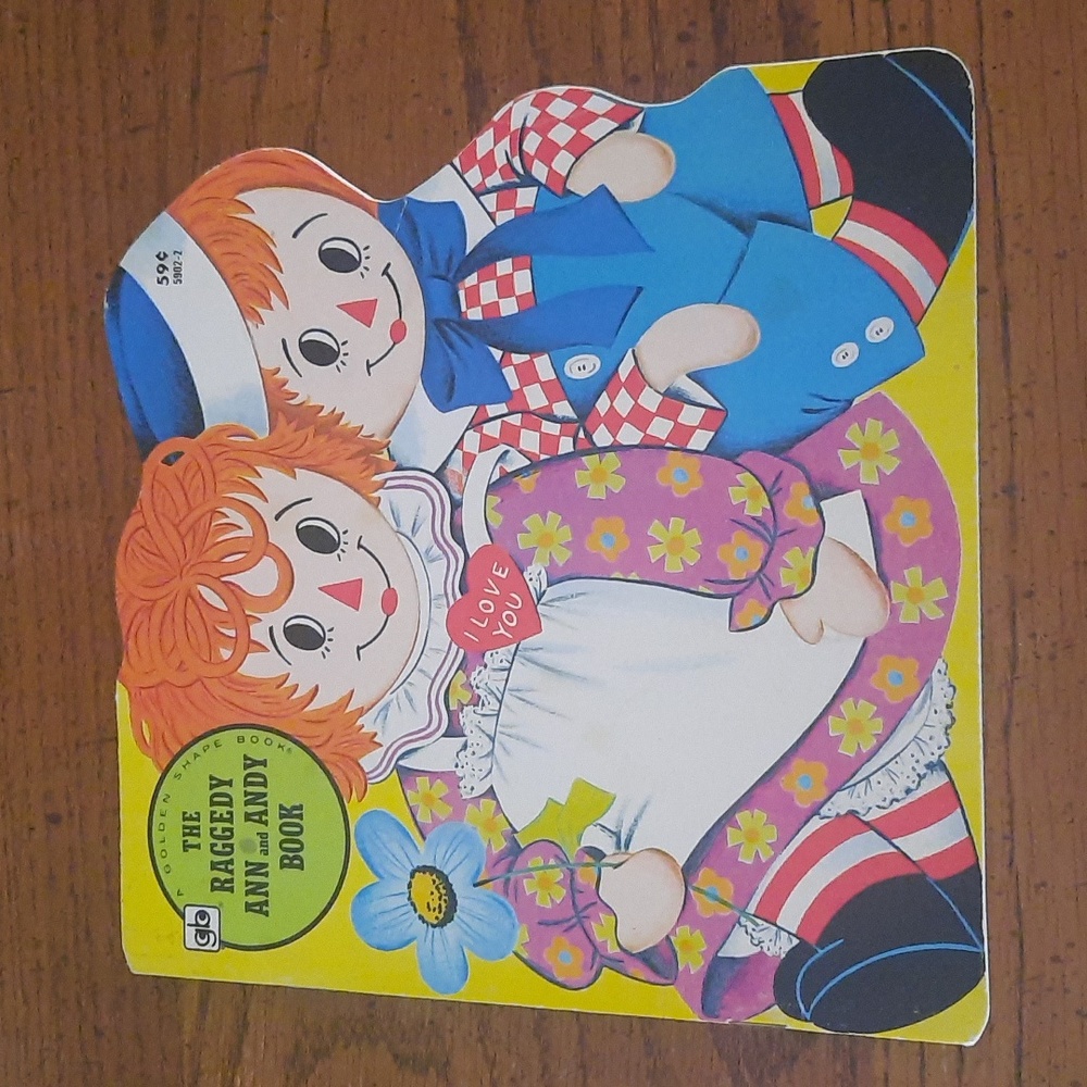 Vintage Raggedy Ann and Andy Golden Shape Book gently used